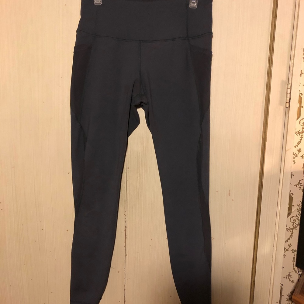 Old Navy High-Waisted Elevate Compression Leggings